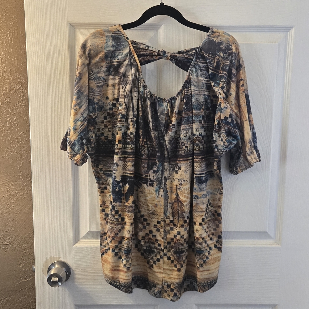 Women's Top - Picture 7 of 9